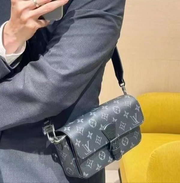 M83567 Black Flower Men's Crossbody Bag - Image 15