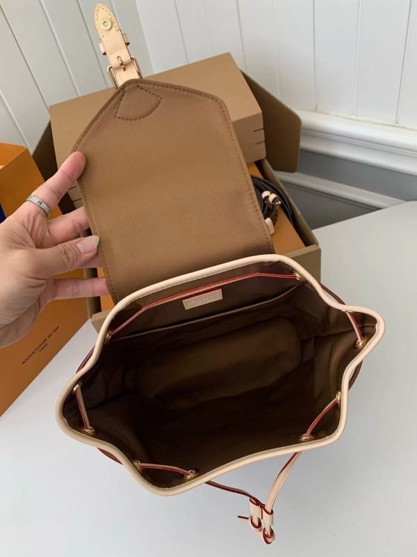 M11198 backpack with presbyopia color changing leather - Image 8